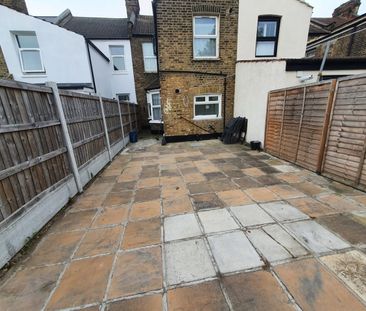1 Bed Flat, Seventh Avenue, E12 - Photo 5