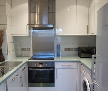 Studio Flat, Harton Lodge, SE8 - Photo 3