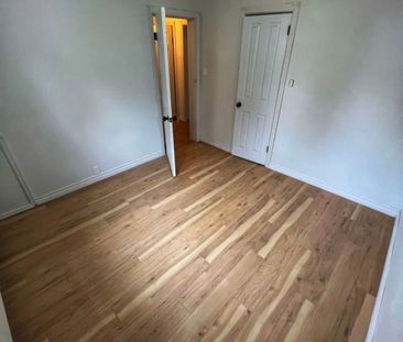 For Lease - 147 Emerson Avenue, London South, Ontario - Photo 2