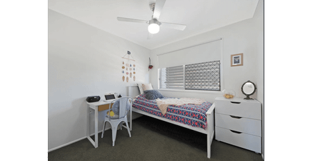 Spacious Family Home with Pool, Office & Multiple Living Areas - Photo 5