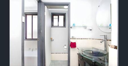 Modern, Spacious & Well-Appointed Family Home in Quiet Cul-de-Sac - Photo 4