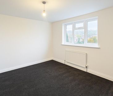 6 bedroom semi-detached house to rent - Photo 5