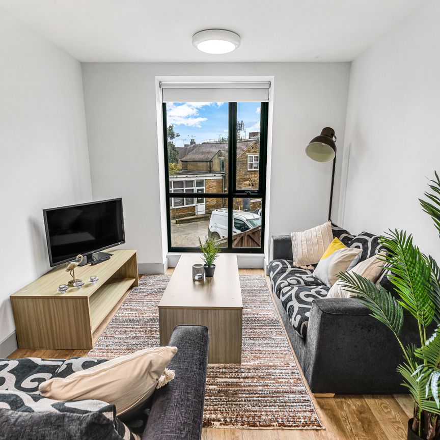 Michaelangelo Suite - The Old Pottery Rooms Room 5 - Photo 1