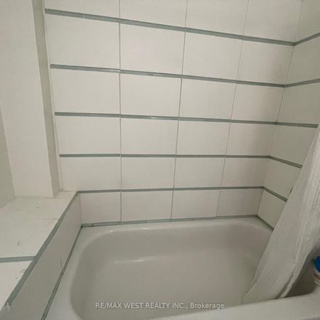 For Lease - 1813 Gerrard Street, Toronto, Ontario - Photo 3