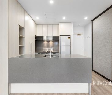 Modern Comfort and Lifestyle in a Prime South Yarra Location - Photo 3
