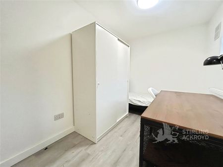Cobbett Road, Guildford, Surrey, GU2 8EL - Photo 2