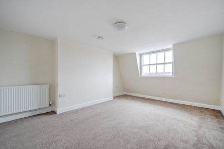 5 bedroom end of terrace house to rent - Photo 4