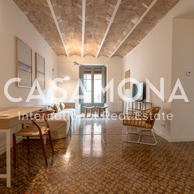 Bright And Modern 2 Bedroom Apartment With Authentic Catalan Features - Photo 1