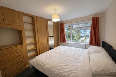 5 bedroom semi-detached house to rent - Photo 3