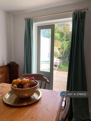 2 bedroom end of terrace house to rent - Photo 4