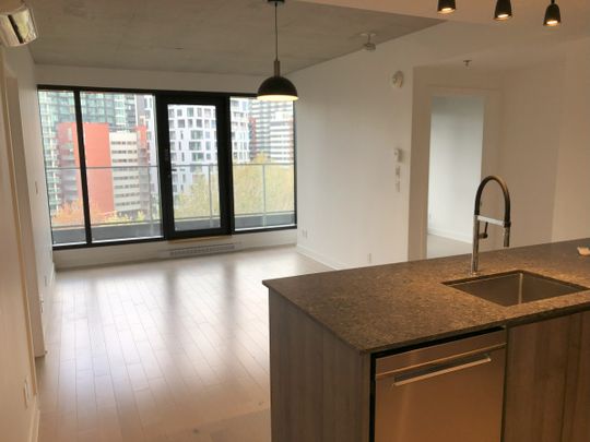 Condo 2 chambres dans immeuble de luxe avec une vue magnifique et des services incroyables! - Photo 1