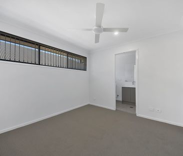 2/156 Watheroo Street, South Ripley, Qld 4306 - Photo 3