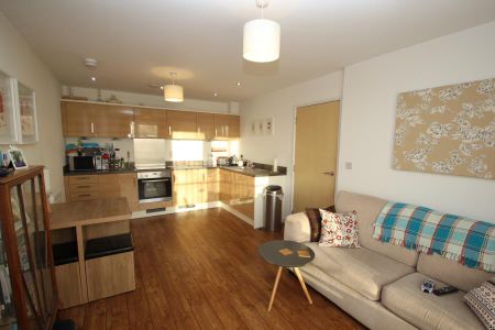 Guildford Road, Woking, Surrey, GU22 - Photo 2