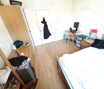 3 Gleave Road Selly Oak - Photo 3