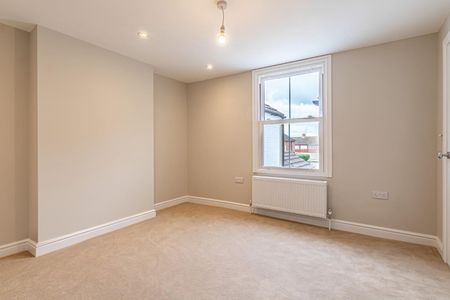 3 bedroom House To Let - Photo 4