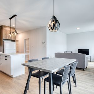 Appartement Moderne 5 1/2 Au Rdc - Photo 2