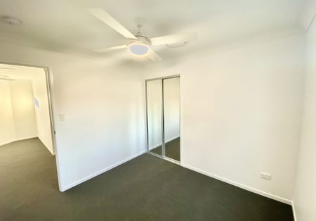 2/74 Dickenson Street, Carina, QLD, 4152 - Photo 3