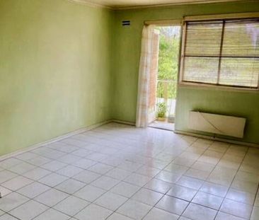 Renovated 2 b/r Footscray - park view - Photo 1