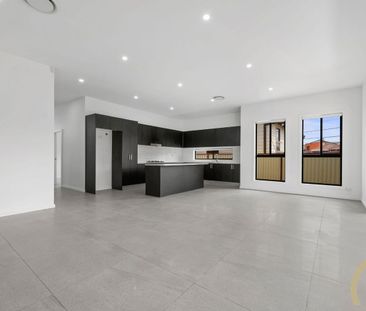 Modern Five-Bedroom Duplex - Photo 5