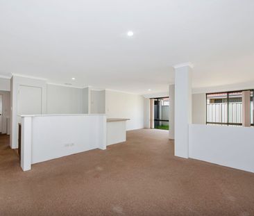 Spacious Family Living - Photo 1