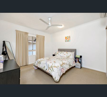 1630/2-10 Greenslopes Street, Cairns North, Qld 4870 - Photo 3