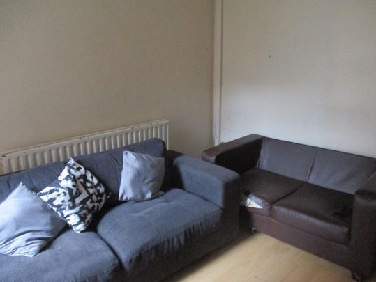 Great 2 Bedroom House, 50 Jerusalem Street, Queens Quarter, Belfast, BT7 1QP - Photo 1