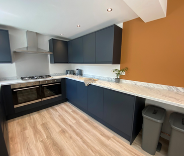 Luxury 5-Bed, 5-Bathroom Student Home – Kensington, Liverpool Room 3 - Photo 5