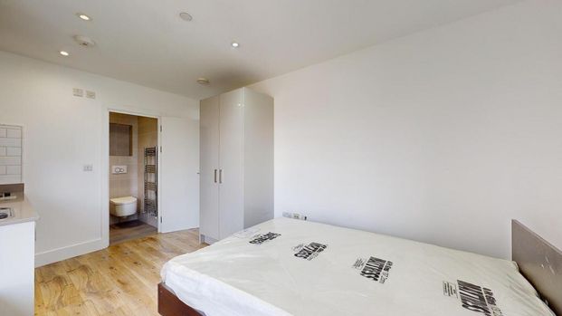 Studio to rent - Photo 1