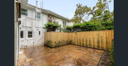 Elegant Home Nestled Amongst Newly Landscaped Gardens - Photo 5