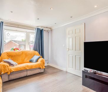 Victoria Grove, Wakefield - Photo 1