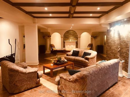 For Lease - 15 Lake Woods Drive, Whitchurch-Stouffville, Ontario - Photo 5