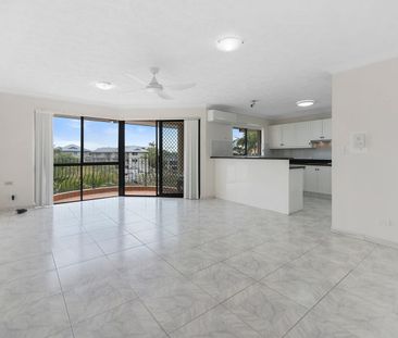 12/12 Canal Avenue, Runaway Bay, Qld 4216 - Photo 6