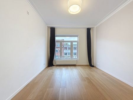 Penthouse te huur in Ixelles - Photo 2