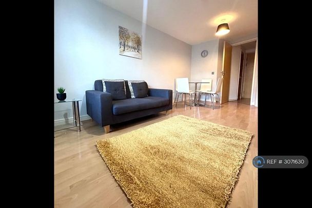 2 bedroom flat to rent - Photo 1