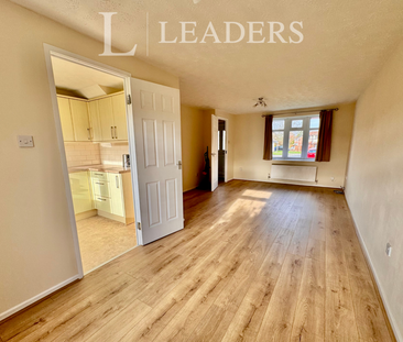 3 bedroom semi-detached house to rent - Photo 2