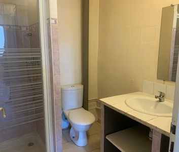 Location Appartement 2 pièces 37m² PIERREFEU DU VAR 83390 - Photo 5