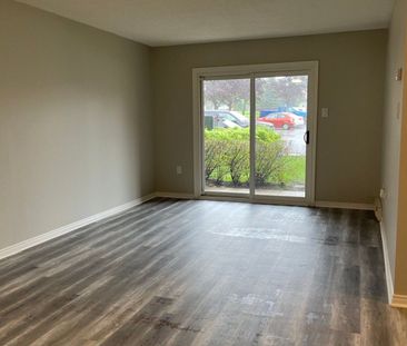 For Lease - 10 Coulter st N/A Unit# 216, Barrie, Ontario - Photo 4