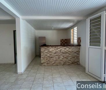 Location Appartement 3 pièces 64m² LE FRANCOIS 97240 - Photo 3