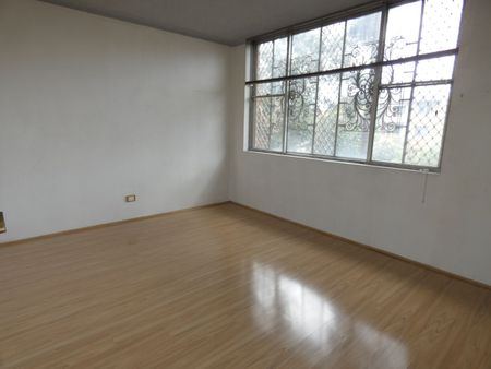 Convenient 2-Bedder! - Photo 2