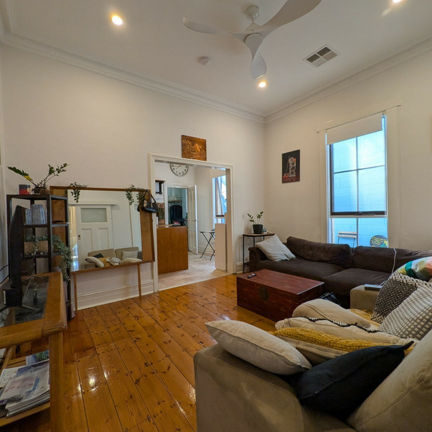 Charming 2-Bedroom Cottage with Modern Comforts in Prime Adelaide Location! - Photo 1