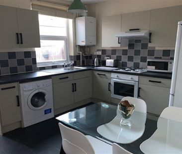 2 bedroom terraced house to rent - Photo 6