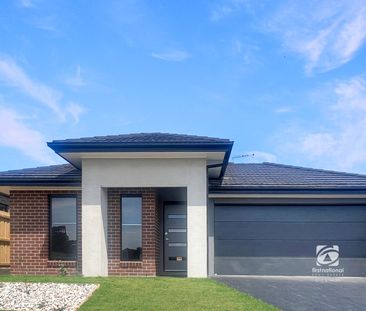 BRAND NEW FAMILY HOME! - Photo 2