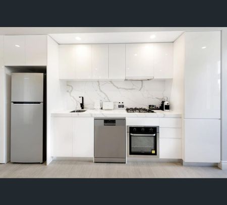 501/154 Chapel Street, St Kilda, Vic 3182 - Photo 4