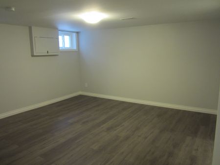 For Lease - 1159 Ridgecrest Avenue Unit# Lower, Oshawa, Ontario - Photo 3