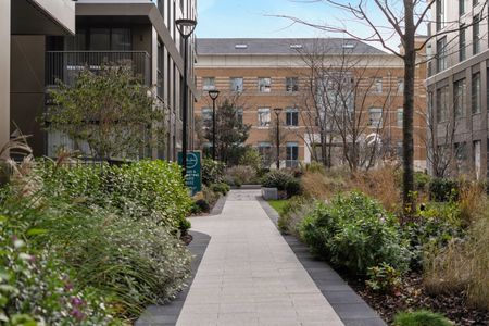 Eden Grove, Staines-upon-Thames, Surrey, TW18 - Photo 2