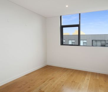 Spacious 1 Bedroom with Generous Sized Bedroom and Extra Large Park... - Photo 4