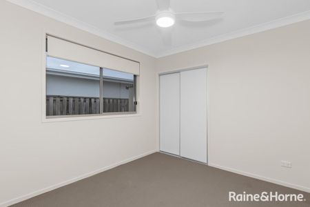 Beautifully Lanscaped Coomera Family Home - Photo 4