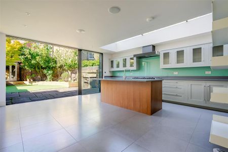 5 bedroom semi-detached house to rent - Photo 5