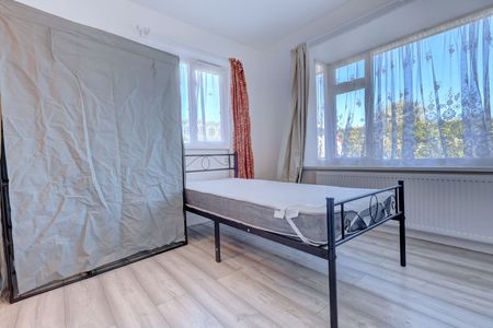 1 bedroom semi detached house to rent - Photo 2
