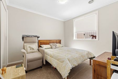 MODERN TOWNHOUSE LIVING IN PRIVATE COMPLEX - Photo 3